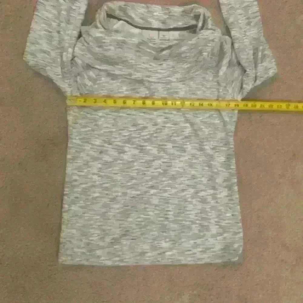 Field & Stream Women’s Small Gray Cowl Neck Sweater - Picture 4 of 6